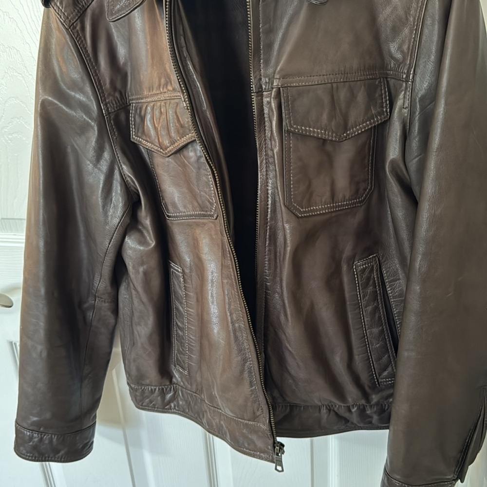 Men’s Leather Jacket - Picture 3 of 8